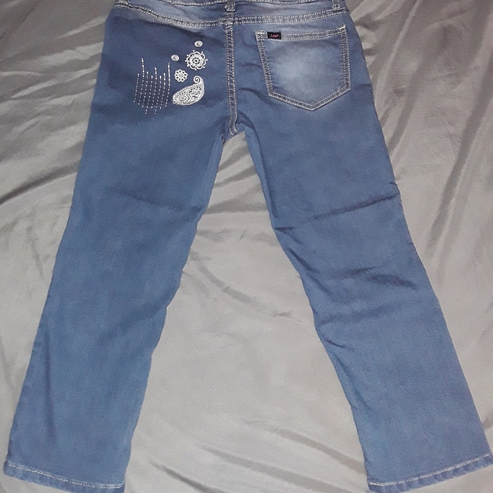 Capris - Picture 2 of 2